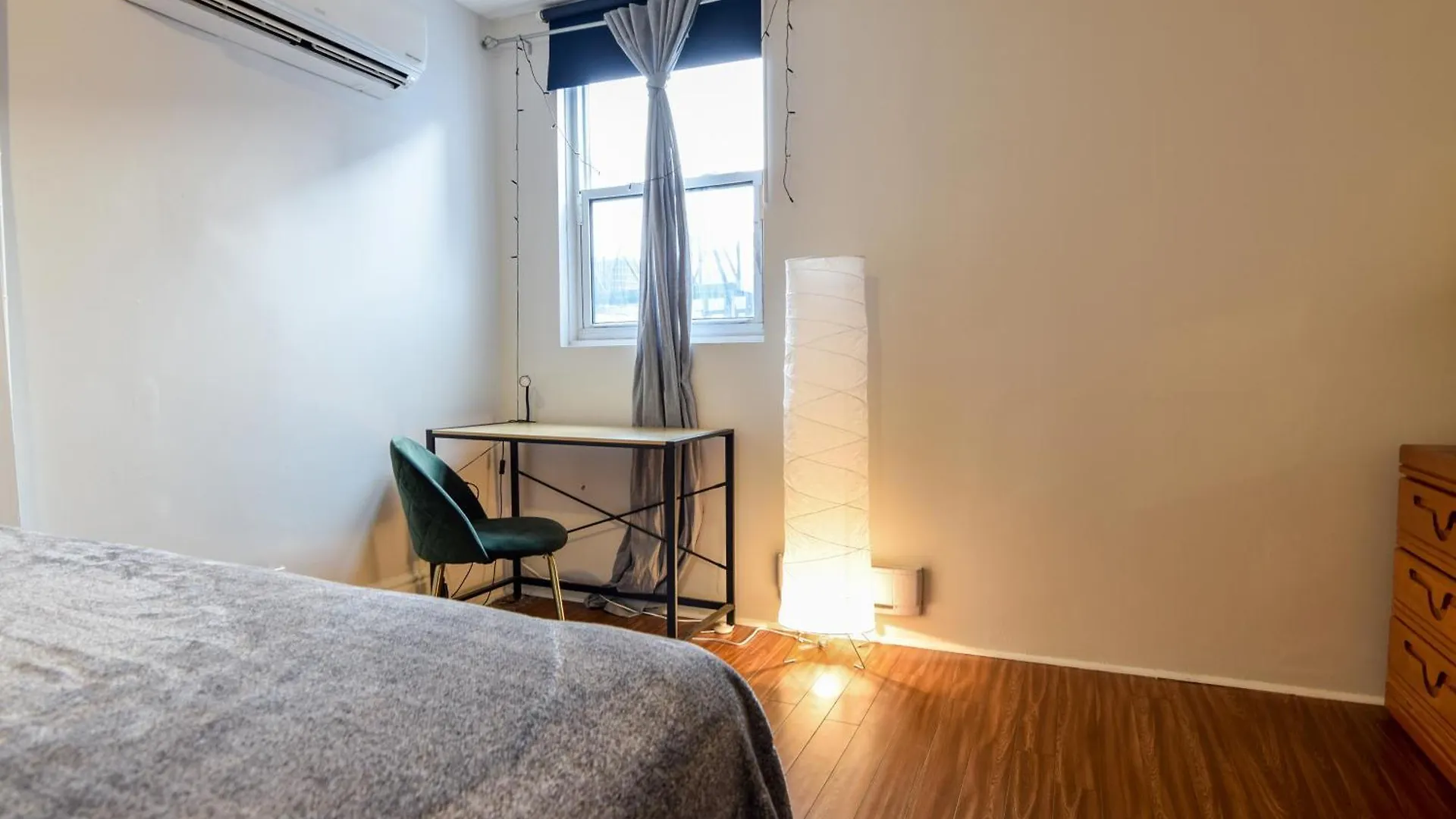 Apartmán Downtown Retreat-Spacious Rooms With Shared Kitchen & Bath Toronto