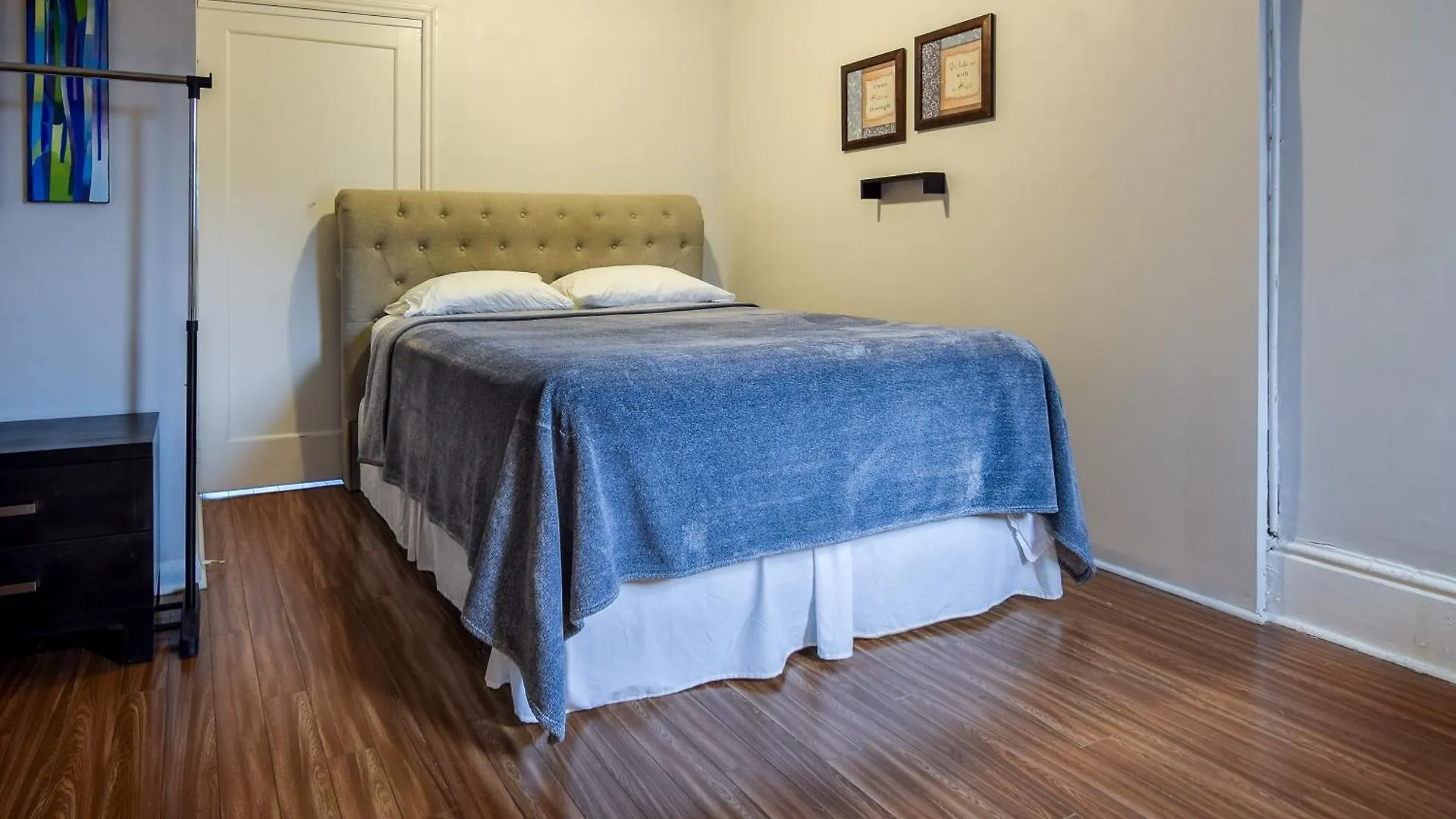 Apartmán Downtown Retreat-Spacious Rooms With Shared Kitchen & Bath Toronto