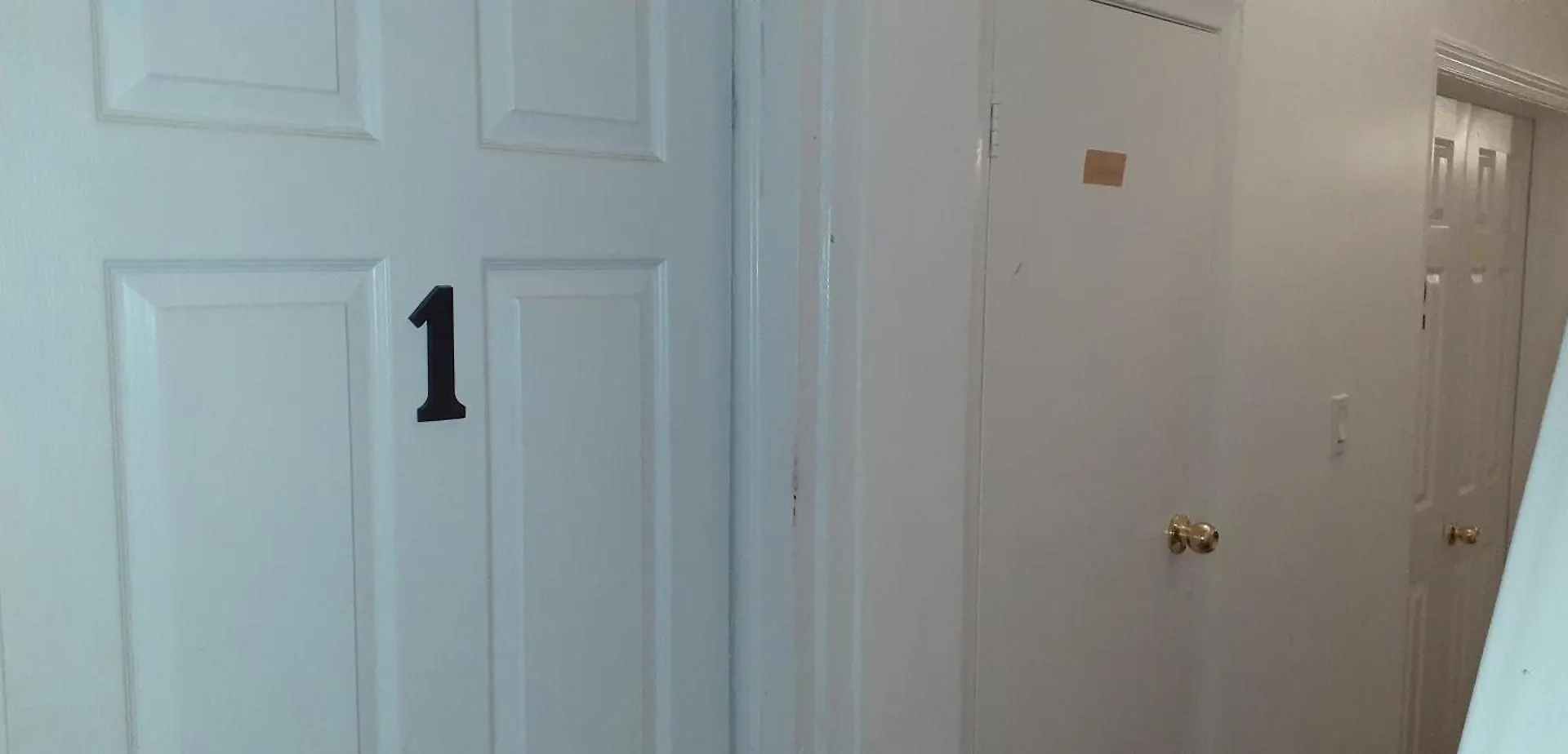 Downtown Retreat-Spacious Rooms With Shared Kitchen & Bath Toronto